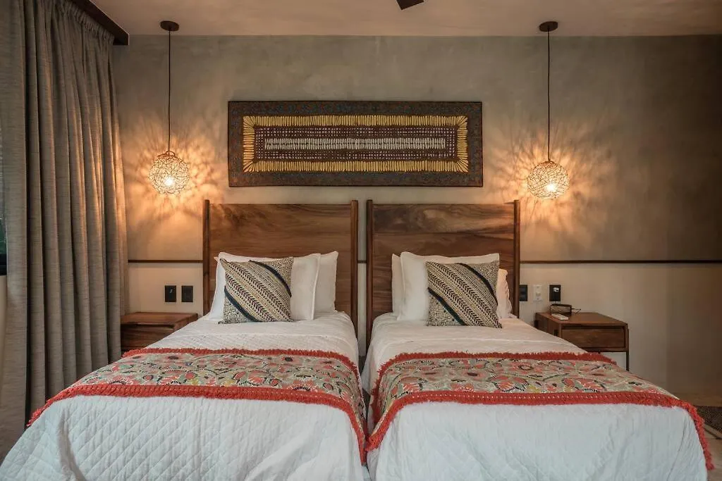 Townhouse De Lujo En La Selva Con Alberca Privada contacts